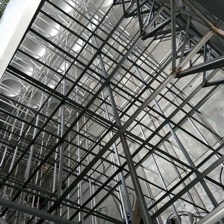 不銹鋼水箱和玻璃水箱哪個好？